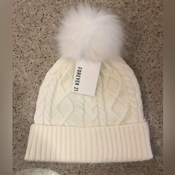 Forever 21 Cable Knit Pom Pom Beanie Hat - Picture 1 of 9